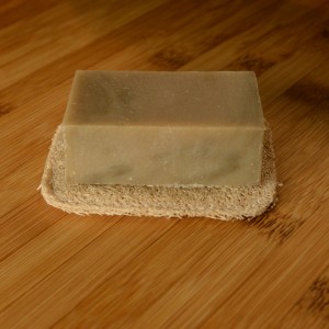loofah soap dish // bathroom item - Floreleï (with Le Classique soap and shampoo)